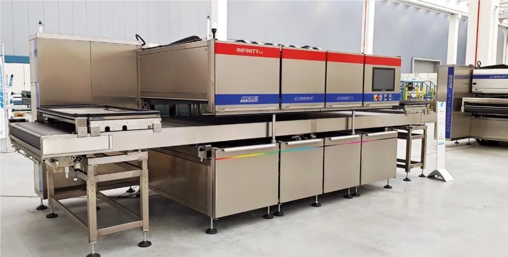 Stampa digitale su piastrella ceramica in linea di produzione