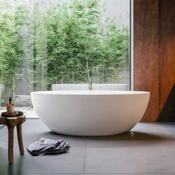 Bagno con sanitari di design dalle forme organiche